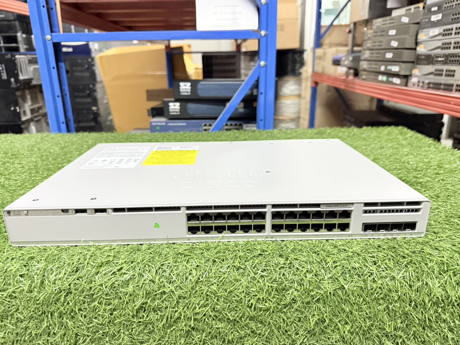 Switch Cisco Catalyst 9200L 24-port 4x1G
