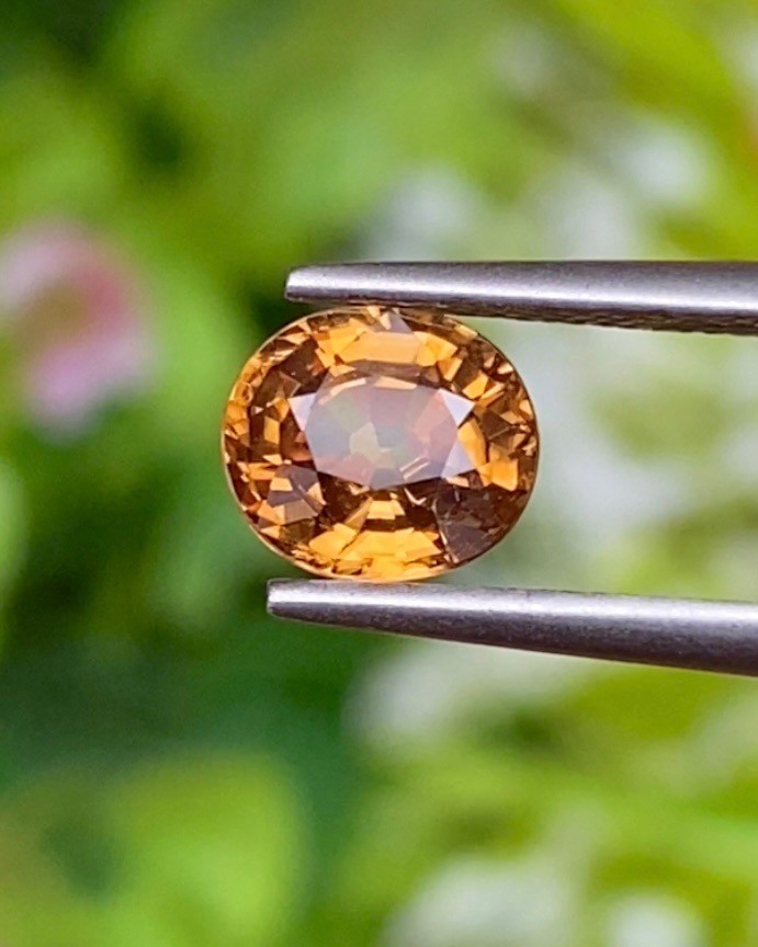 พลอย เพทาย (Zircon) 1.33 กะรัต (Cts.) พลอยแท้ อัญมณีมงคลประจําวันเกิด เครื่องประดับพลอย