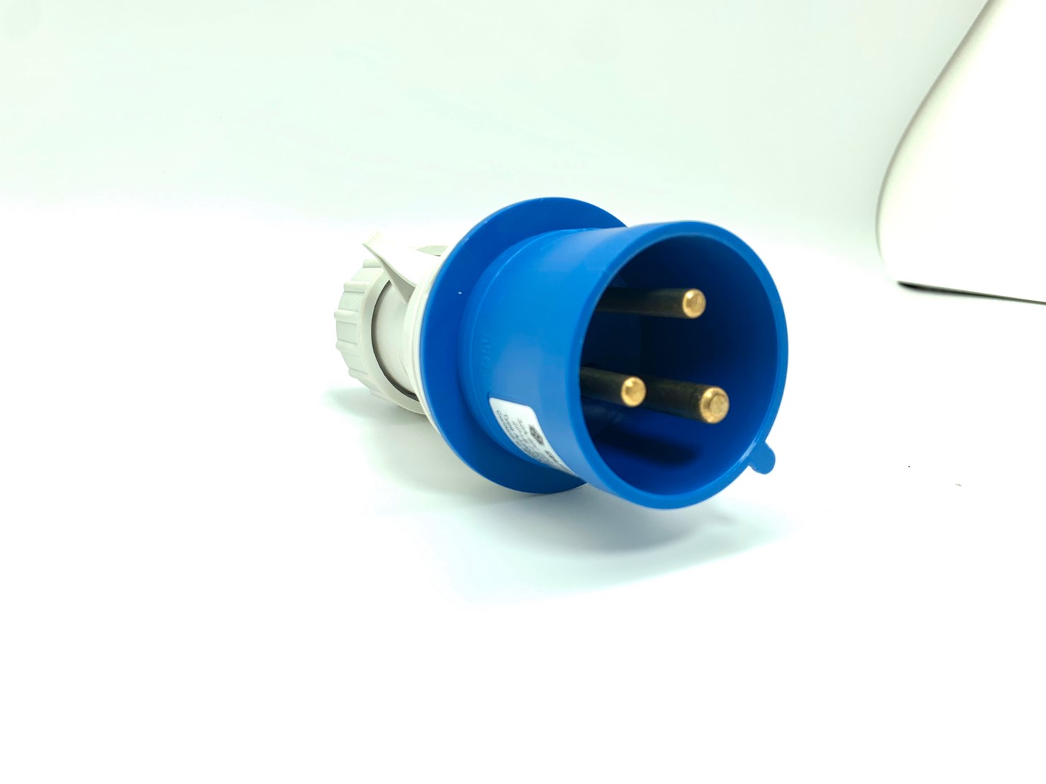 ปลั๊กตัวผู้กลางทางกันน้ำ (2P+E) 32A IP67 230V