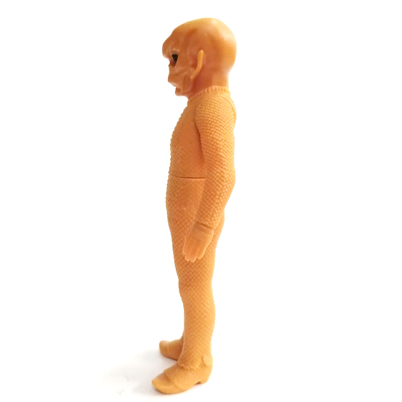 ซอฟ ขนาด 5.5 นิ้ว มนุษย์ดาว บาโด จากอุลตร้าเซเว่น (สีเหลือง) เป็นซอฟพิเศษ เป็นแคปซูล สุ่มเลือกเล่นกับ สปาร์คดอลได้ มีสติ๊กเกอร์ ขนาดตามรูป สภาพดี หายากไม่พบบ่อยนัก