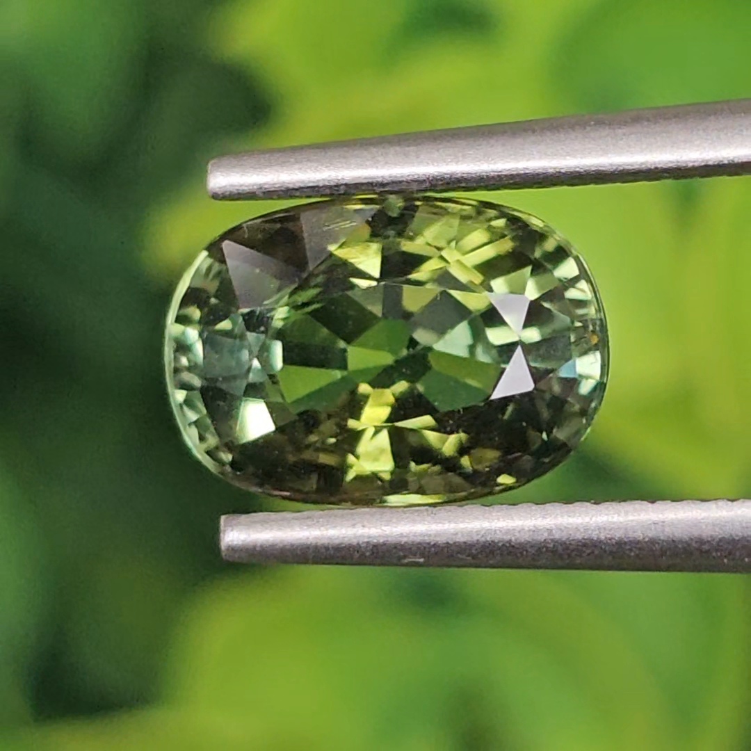 พลอย ทัวร์มาลีน Tourmaline 2.38 กะรัต (Cts.) พลอยแท้อัญมณีมงคล ประจําวันเกิด เครื่องประดับพลอย