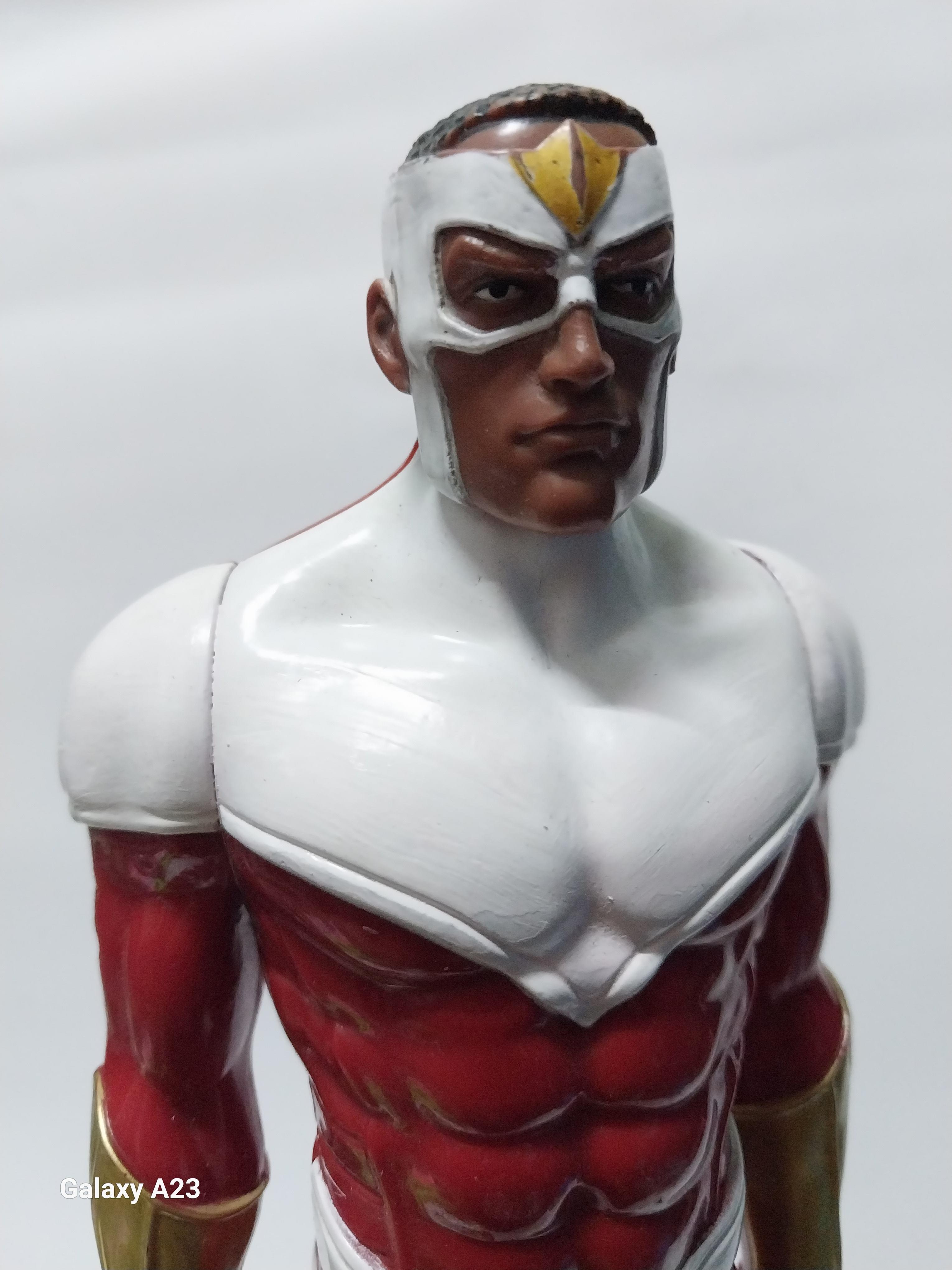 มีหลายภาพ ฟิกเกอร์ฮอฟแมน ซ่อมสีบริเวณสีขาว ขนาด 12 นิ้ว แขนซ้ายหลวมเล็กน้อย ตามภาพ ของแท้มีตราปั๊มใต้เท้า