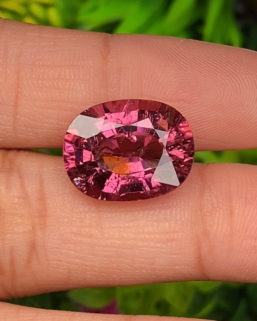 พลอย ทัวร์มาลีน Tourmaline 11.08 กะรัต (Cts.) พร้อมใบเซอร์ พลอยแท้อัญมณีมงคล ประจําวันเกิด เครื่องประดับพลอย