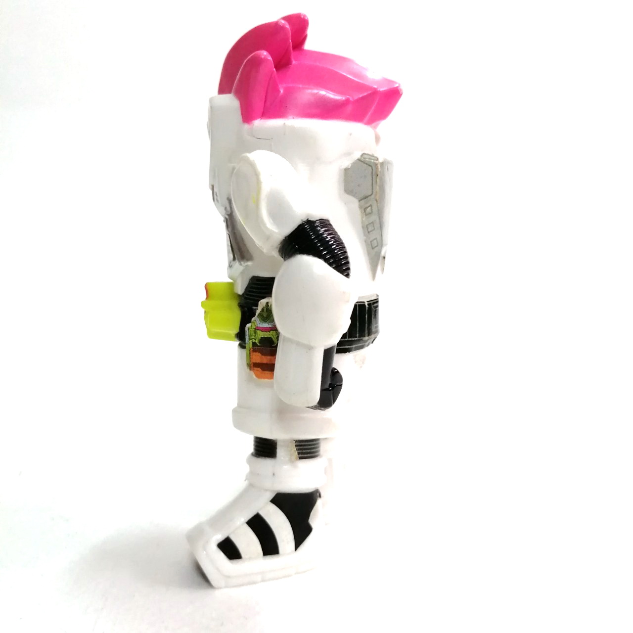 ตุ๊กตา พลาสติก แมคโดนัลด์ กดเข็มขัด แขนขยับ ไรเดอร์เอกเซด ร่างก่อนแปลง ขนาด 4นิ้ว สภาพดี มีรอยบ้าง