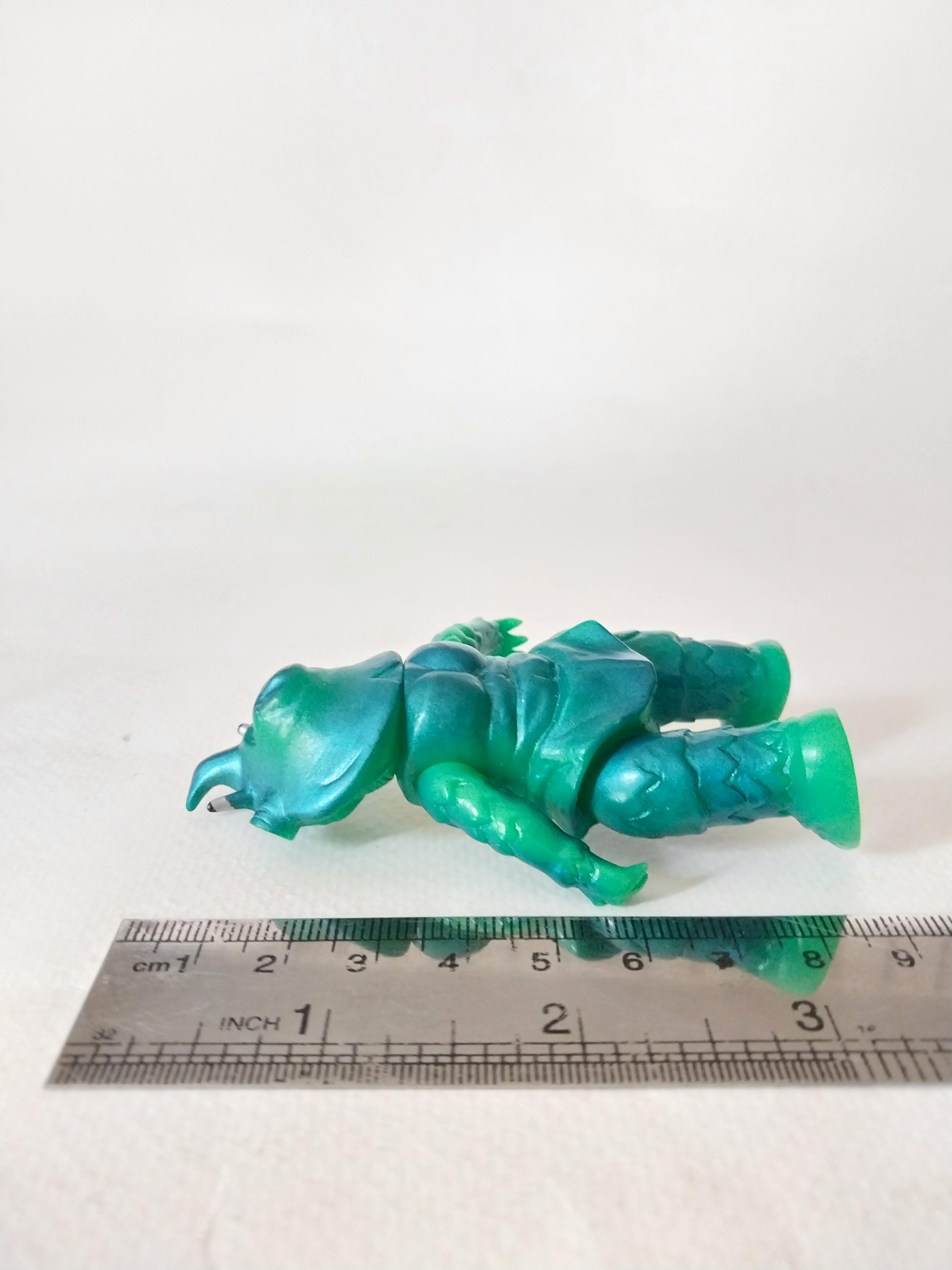 มีหลายภาพ ,*** เขาหาย ของมีตามภาพ*** มินิซอฟด๊องเลียนแบบซอฟเก่า 4นิ้วสัตว์ประหลาด แอ๊นท์เลอร์ จากอุลตร้าแมนคนแรก ขนาดตามรูป มีรอยบ้าง