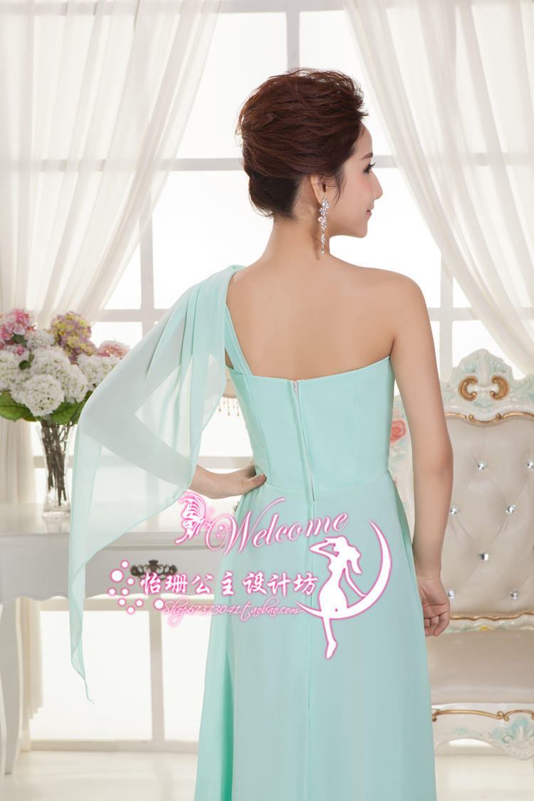 พร้อมส่ง ชุดราตรียาว เกาะอก ไหล่เดียว กระโปรงผ้าชีฟอง แต่งดอกที่ไหล่ สีเขียวแอปเปิ้ล สีเขียวอ่อน ซิปหลัง