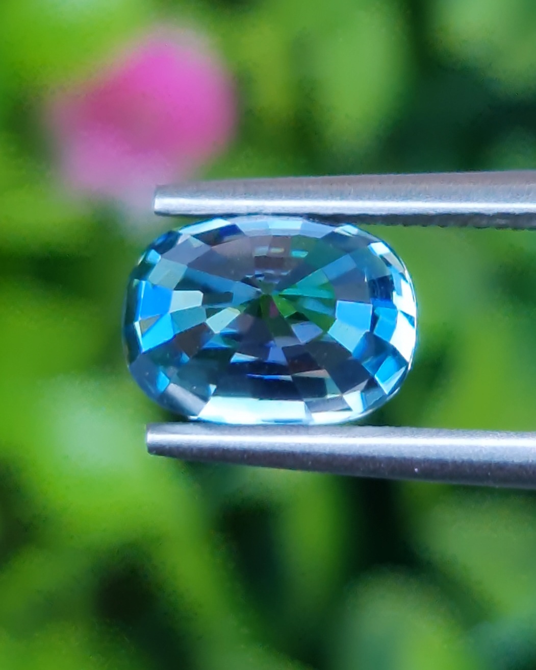 พลอย เพทาย (Zircon) 4.49 กะรัต (Cts.) พลอยแท้ อัญมณีมงคลประจําวันเกิด เครื่องประดับพลอย