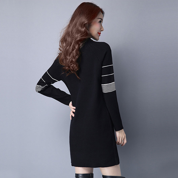 เดรสคอปีน ผ่าซิปแต่งมุก ผ้าไหมพรมวูลหนานุ่มถักลายสวย (12168B)