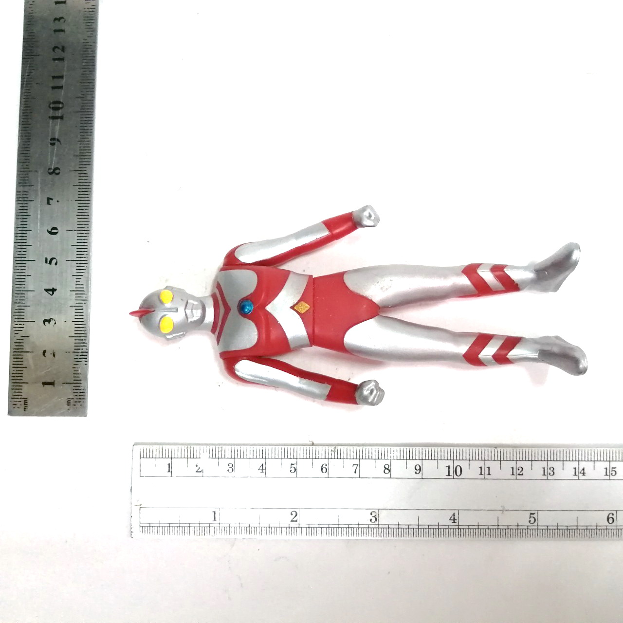 ซอฟ 5.5 นิ้ว ขนาดตามรูป อุลตร้าแมน80 งานปี 2013 สภาพดี มีรอยบ้าง