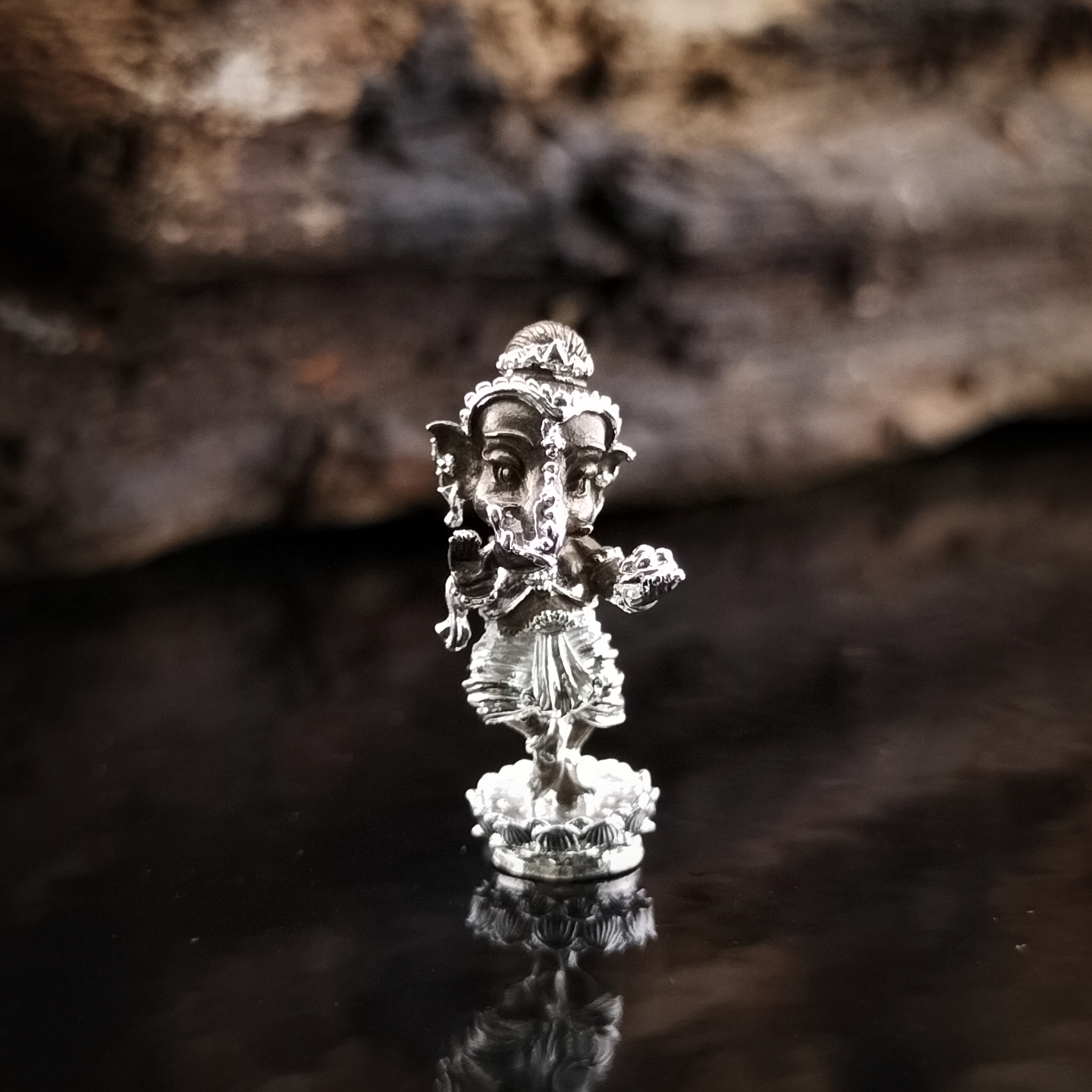 พระพิฆเนศน้อย คเณศนาฏย รหัส 7.3 เนื้อบรอนซ์ชุบแบล็คลายเงิน