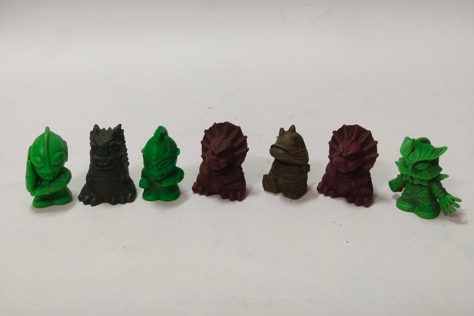 ตุ๊กตุ่นพลาสติก อุลตร้าแมนและสัตว์ประหลาด 7 แบบ 7ตัว ขนาดตามรูป มือสองเก่าเก็บสภาพดี ขายยกชุด7ตัว