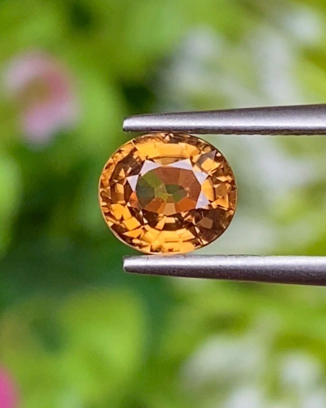 พลอย เพทาย (Zircon) 1.33 กะรัต (Cts.) พลอยแท้ อัญมณีมงคลประจําวันเกิด เครื่องประดับพลอย