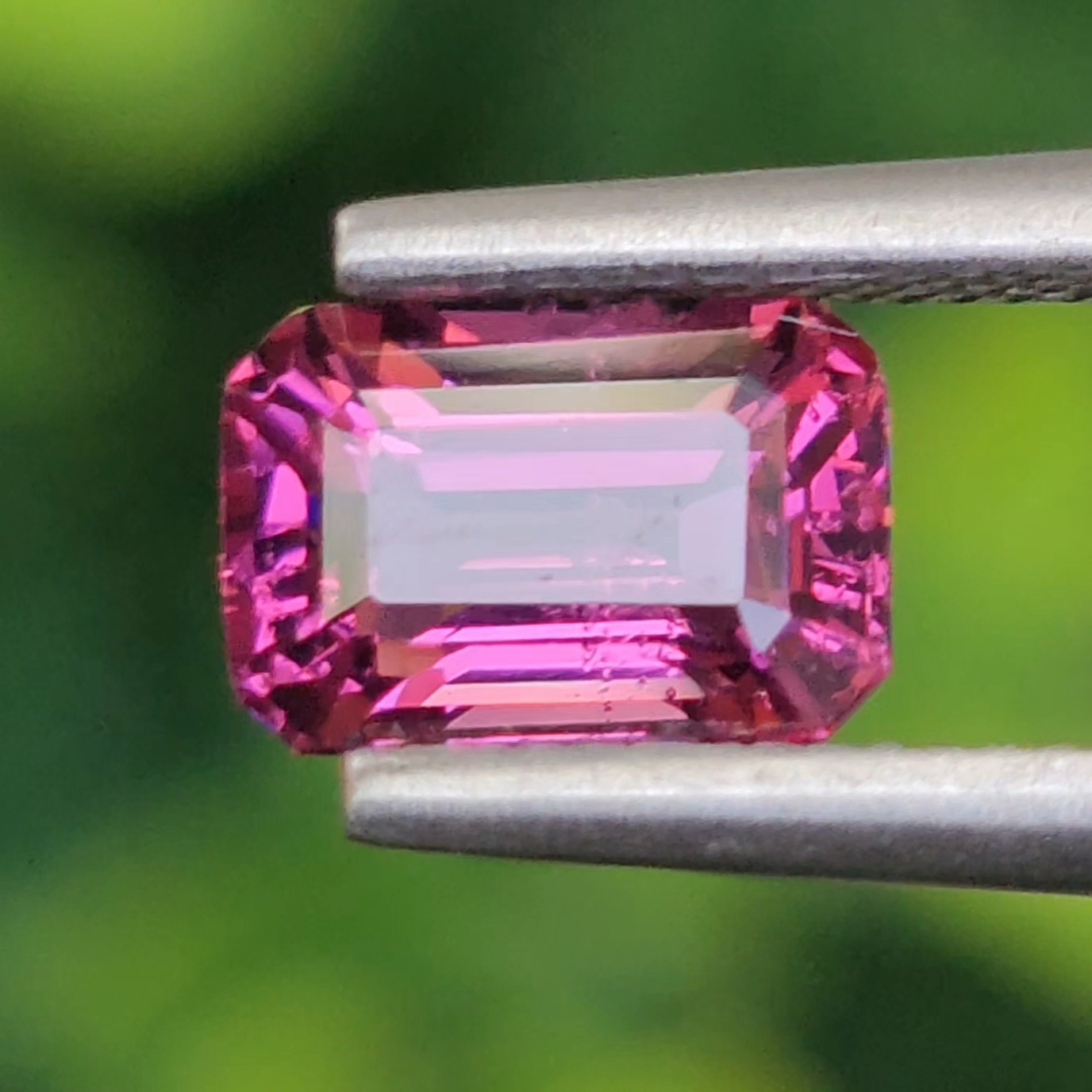 พลอย อุมบาไลต์ การ์เน็ต Umbalite Garnet 1.28 กะรัต (Cts.) ดิบ Unheated ลอยแท้ อัญมณีมงคลประจําวันเกิด เครื่องประดับพลอย