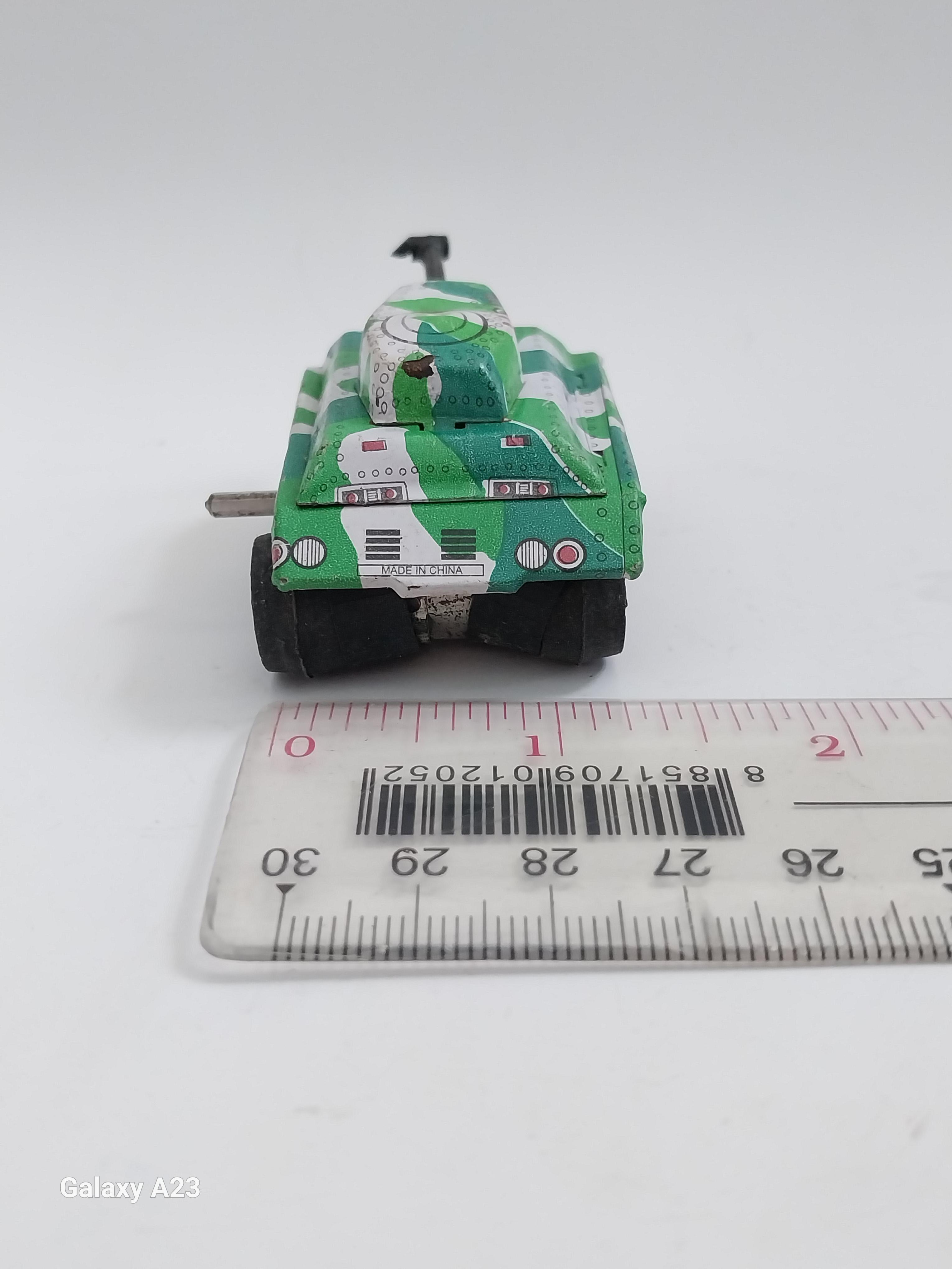 มีหลายภาพ รถถังสังกะสีของเล่นเก่า ** ของมีตามภาพ