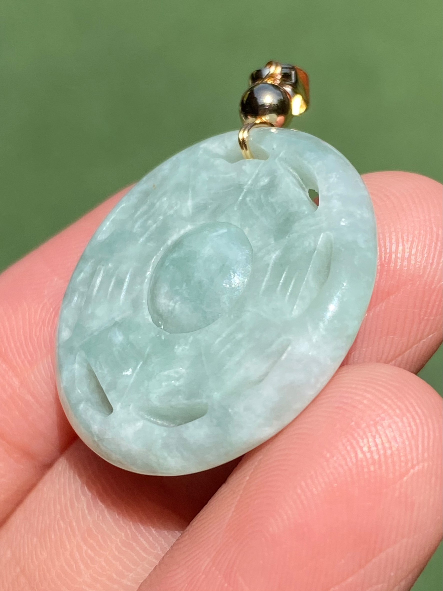 หยก พม่า แท้ จี้หยก (Burmese jadeite) แกะสลักกระจกแปดทิศ 28.26 กะรัต (Cts.) หยกแท้ อัญมณีมงคลประจําวันเกิด เครื่องประดับหยก