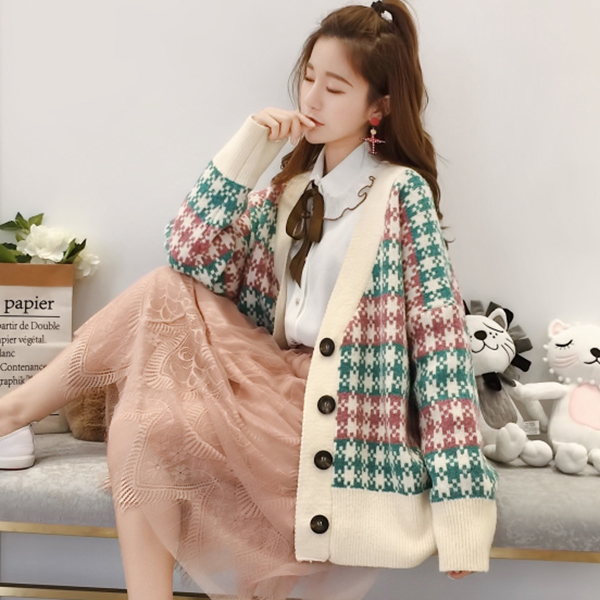 CARDIGAN เสื้อคลุมไหมพรมคอวี ผ้าหนานุ่มถักลายตาราง (12272B)