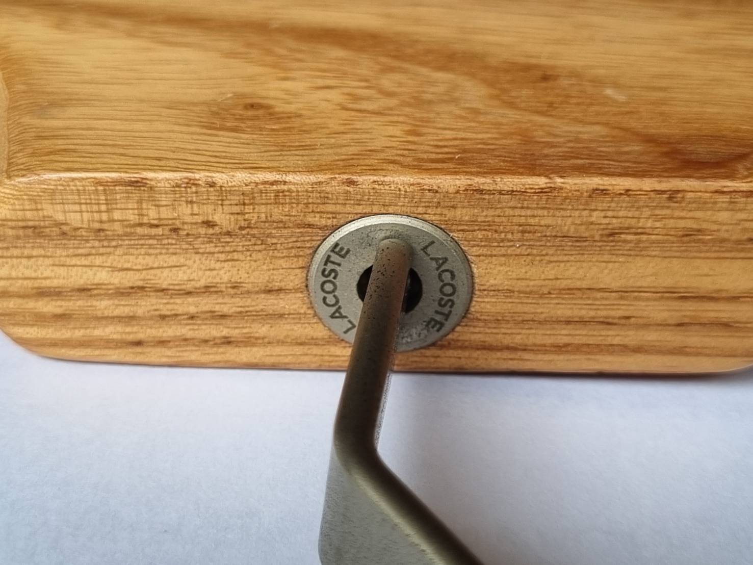 ไม้แขวน Lacoste