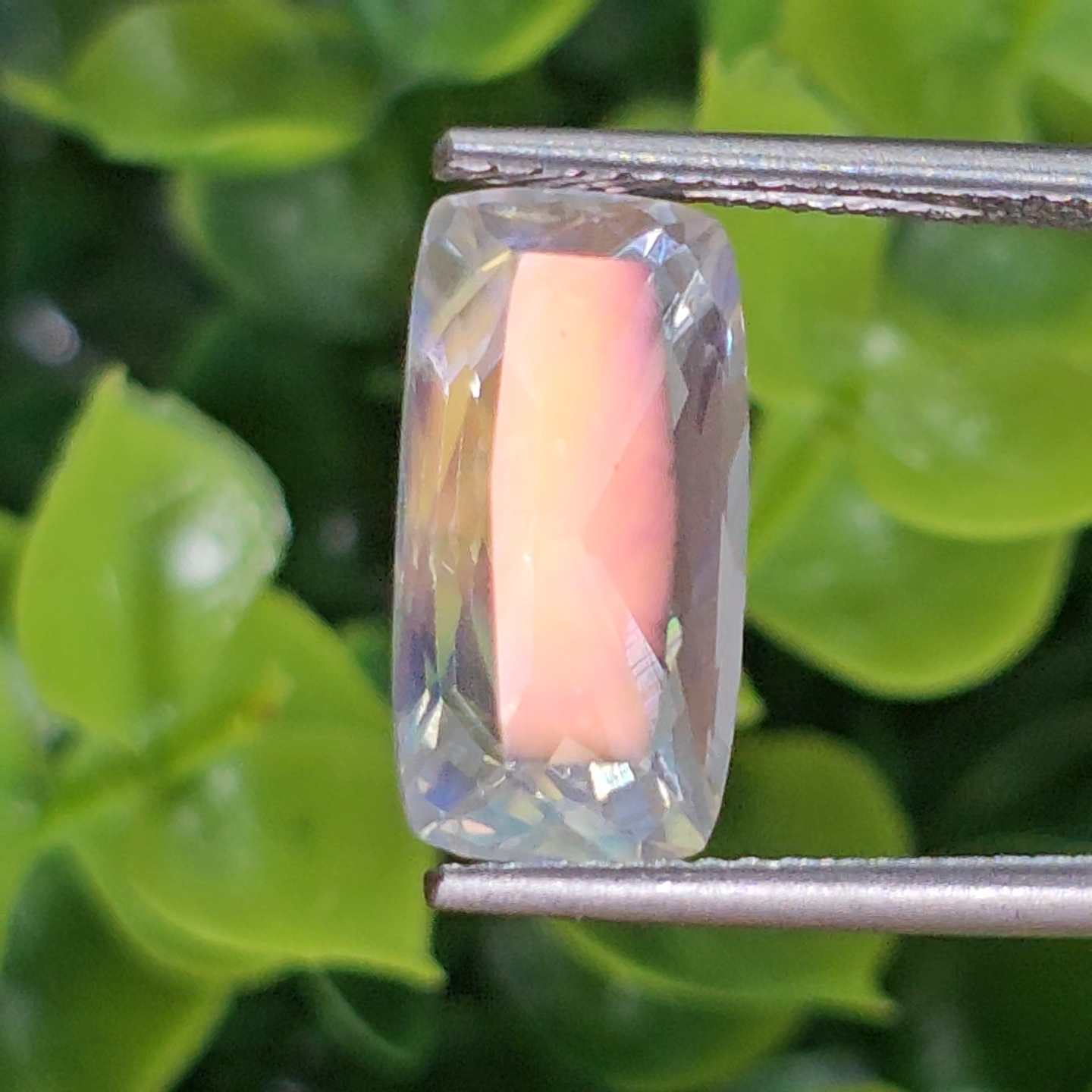 พลอย มูนสโตน เรนโบว์ Rainbow Moonstone 5.53 กะรัต (cts.) พลอยแท้ อัญมณีมงคลประจําวันเกิด เครื่องประดับพลอย