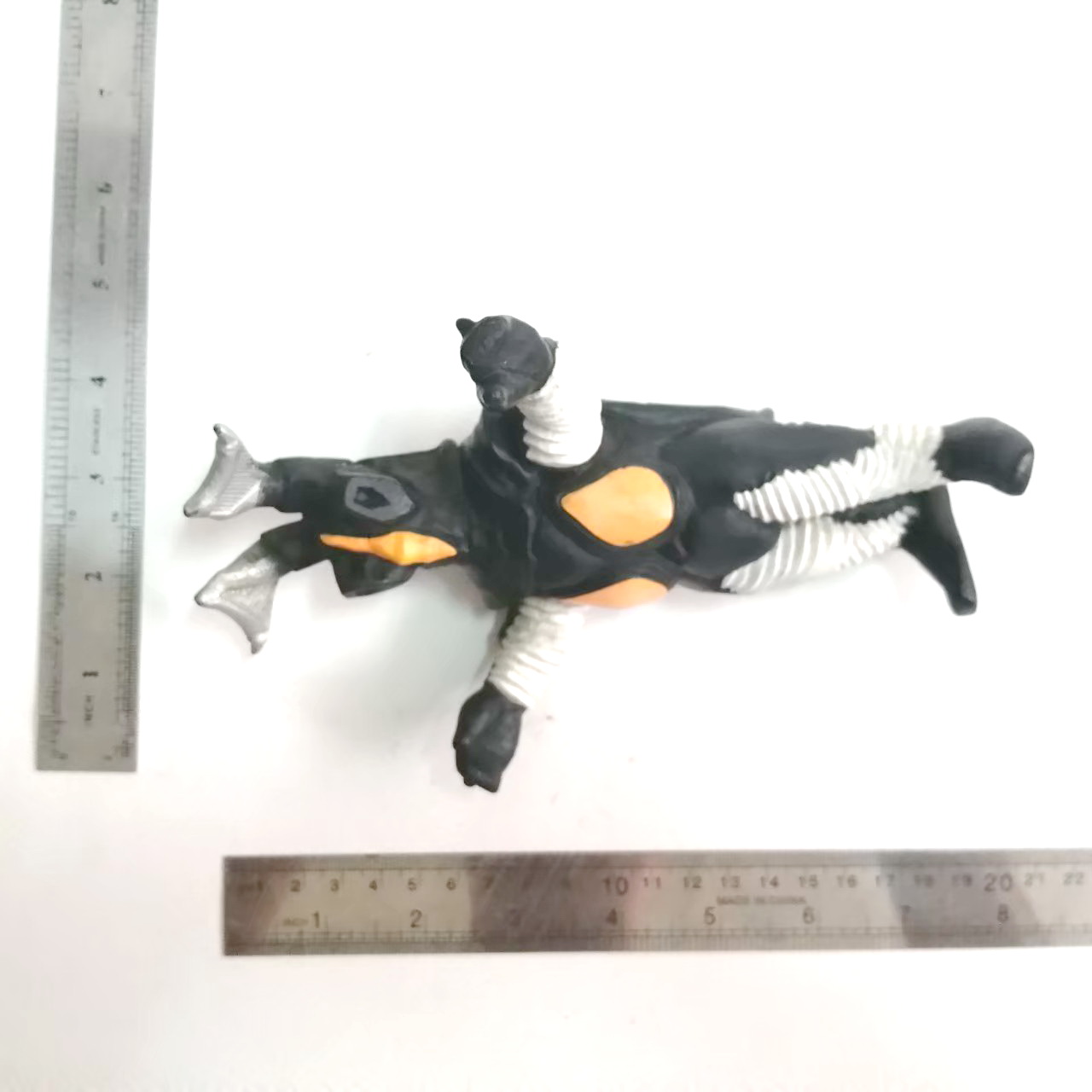 ซอฟ 6.5 -7 นิ้ว เซ็ทต้อน ศัตรูที่สามารถพิชิตอุลตร้าแมนลงได้ เป็นสัตว์ประหลาดตัวสุดท้ายในซีรีย์ชุดนี้ ขนาดตามรูป มีรอยบ้าง