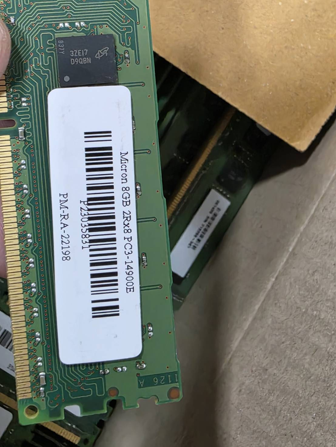 Ram Workstion Udim หาไม่ง่าย ใส่กับเครื่อง Workstation Server Xeon E3-12xx Micron 8GB 2Rx8 PC3-14900E มี 108 ตัว