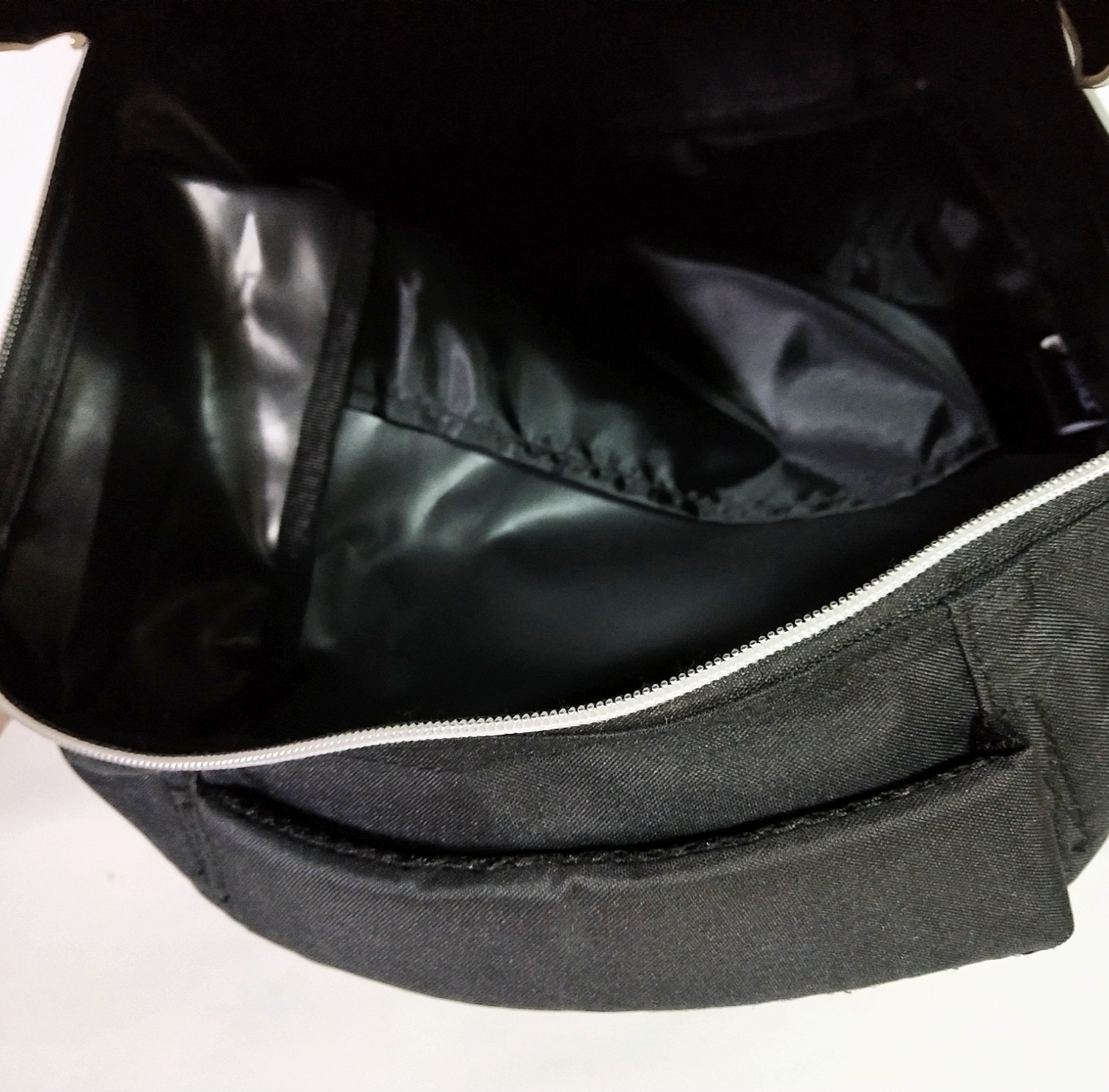 กระเป๋าเป้ ลายสตาร์ วอร์ ทรูปเปอร์ ลายพราง StarWars StormTrooper ลายพราง ขนาดประมาณ 16"*12" , ของแท้,ใหม่,มีป้ายสตาร์ วอร์