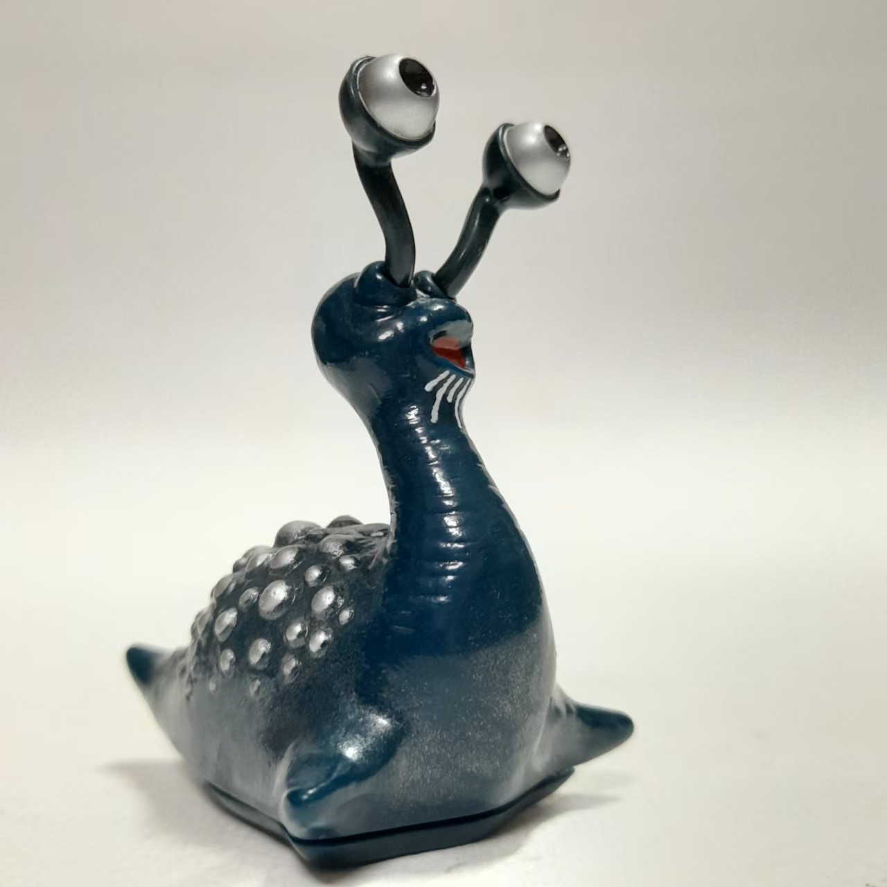 ซอฟ3.5 นิ้ว รุ่นบลูมาร์ค รีโปรดักซ์โดย บันไดขนาดตามรูป สัตว์ประหลาดนาเมกอน จากอุลตร้าคิว มือสองสภาพดีมีรอยบ้าง