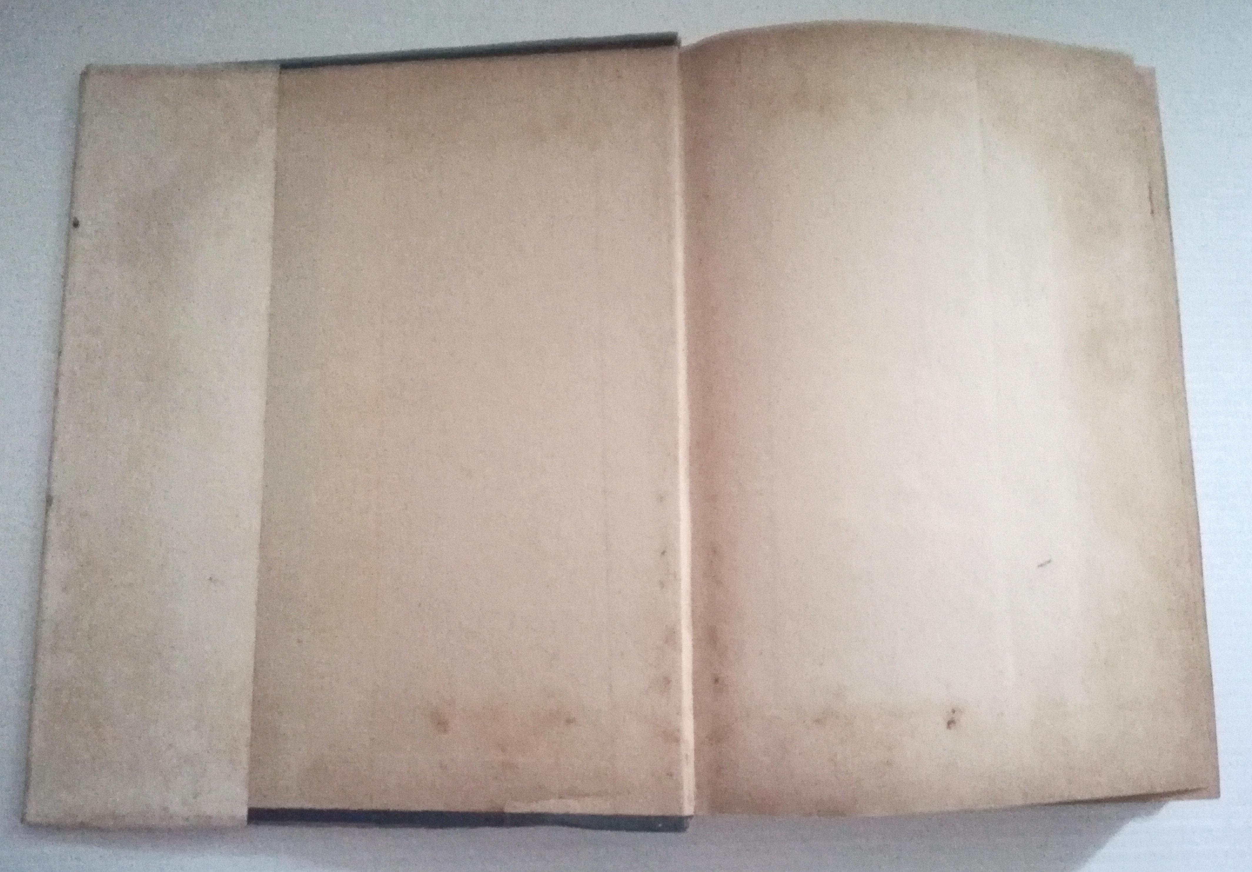 หนังสือนิยายเก่า ปี 2514 **หนังสือเก่ามีตำหนิตามภาพ"พระจันทร์แดง เล่ม1 " โดย ชูวงศ์ ฉายะจินดา