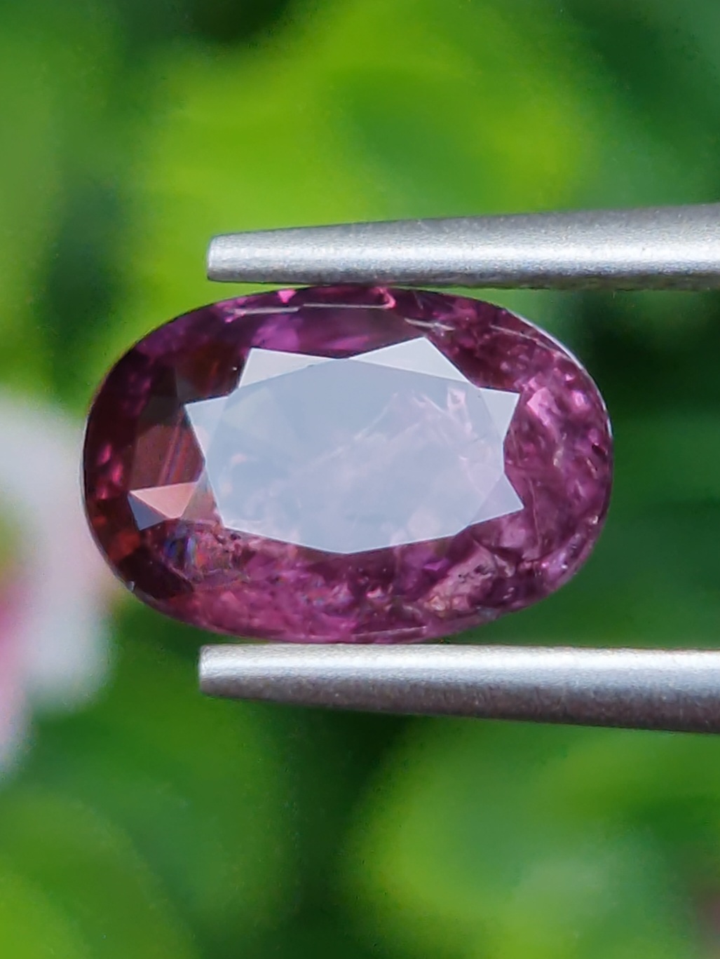 พลอย เพอเพิล แซฟไฟร์ สีม่วง Purple Sapphire ดิบ (Unheated) 2.05 กะรัต (Cts.) พร้อมใบเซอร์ พลอยแท้ อัญมณีมงคลประจําวันเกิด เครื่องประดับพลอย