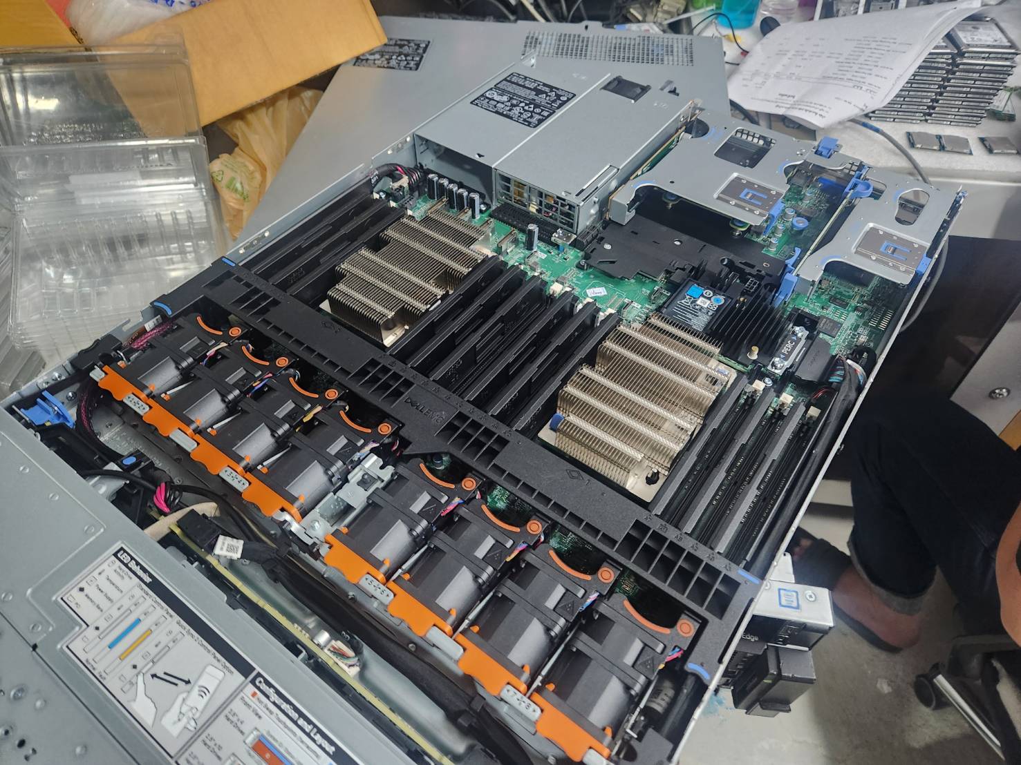 Server R640 เครื่องเปล่า heatsink x2 Tray x2 power x1 สินค้ามีจำนวนมาก