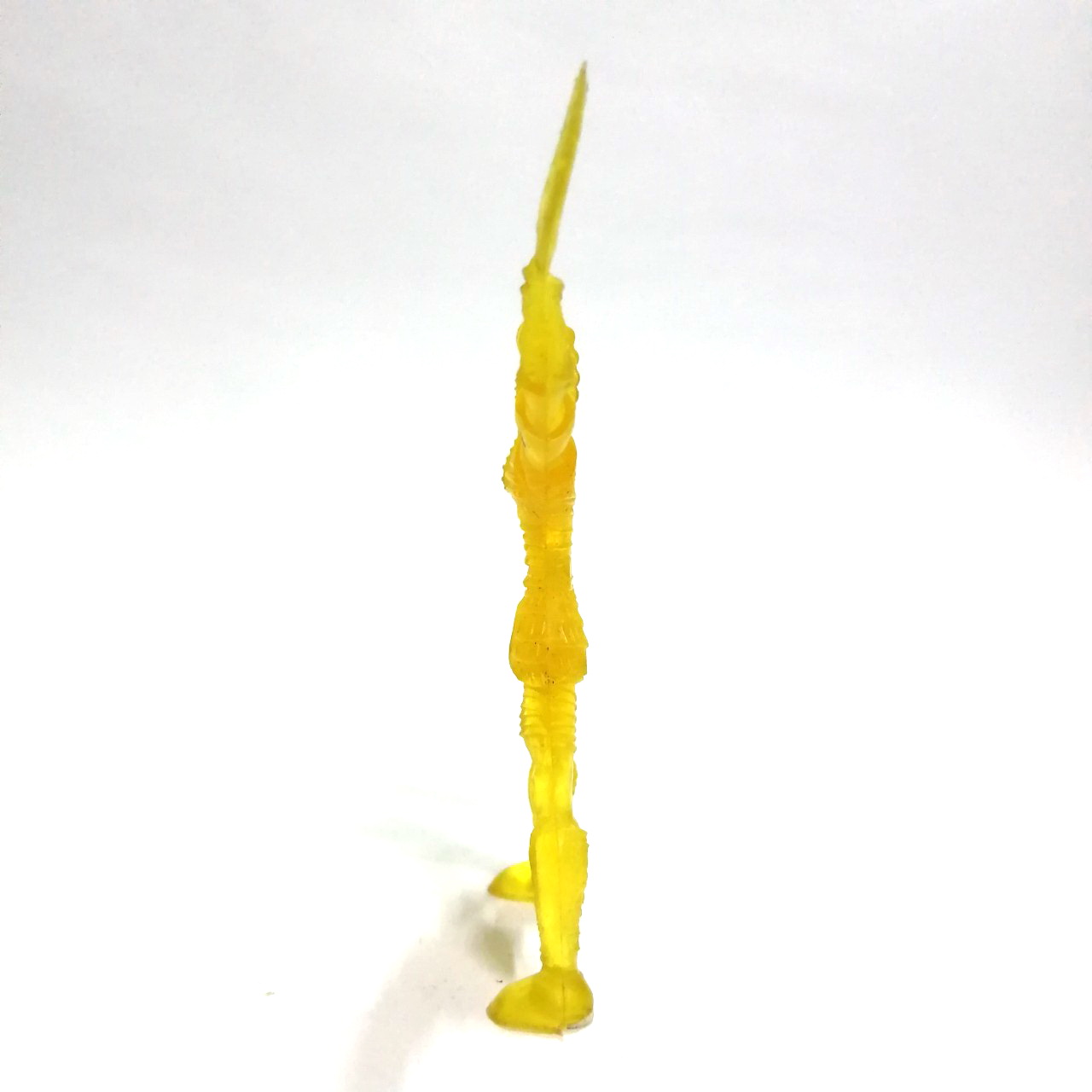 ตุ๊กตุ่นยาง สัตว์ประหลาด ตัวใสสีเหลือง ขนาดราว 3 นิ้ว