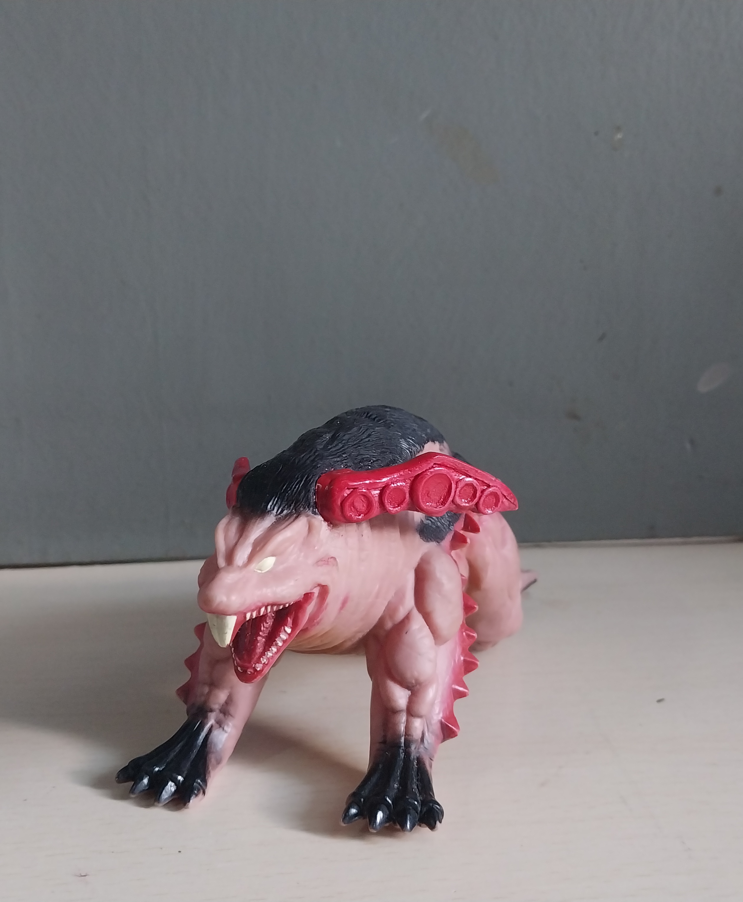 มีหลายภาพ ***โม หูอีกข้าง และทำสีใหม่อีกข้างให้เหมือนกัน ซอฟขนาดประมาณ7" ตามภาพ สัตว์ประหลาดคิงมอเรอเรท จาก อุลตร้าแมนทัก้า