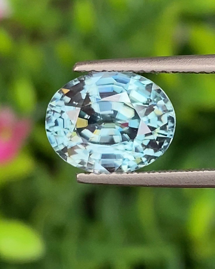 พลอย เพทาย (Zircon) 5.00 กะรัต (Cts.) พลอยแท้ อัญมณีมงคลประจําวันเกิด เครื่องประดับพลอย