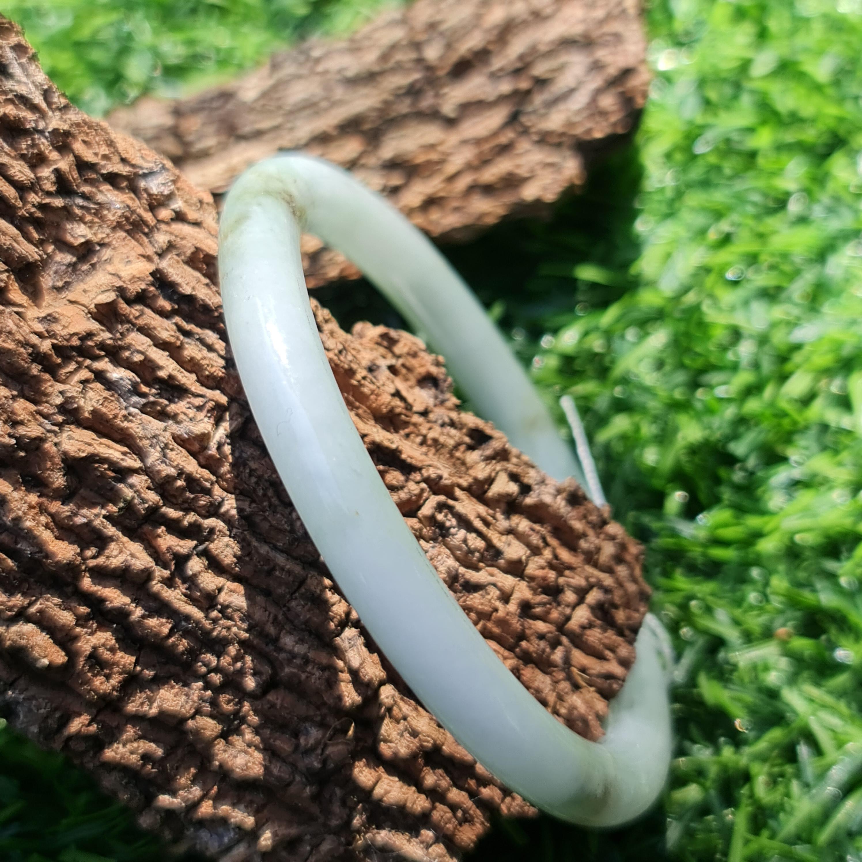 JB6711069 หยก พม่า แท้ Jade กำไลหยก 56.5 มม. (Jadeite bracelet) พม่า (Myanmar)