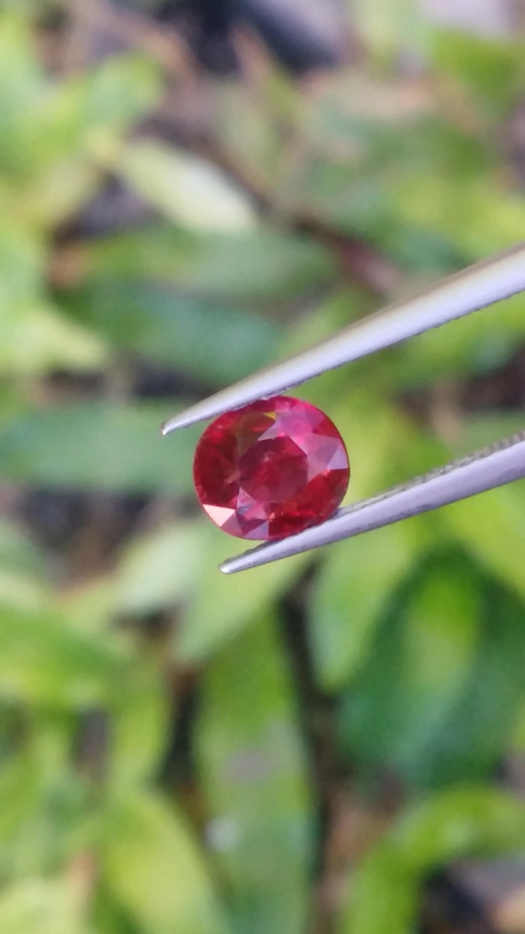 พลอย ทับทิม Ruby sapphire 0.98 กะรัต (Cts.) ดิบ Unheated พร้อมใบเซอร์ พลอยแท้ อัญมณีมงคลประจําวันเกิด เครื่องประดับพลอย