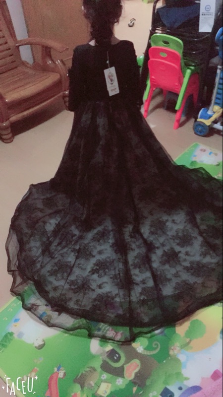 Pre-order ชุดราตรีสั้น ชุดออกงาน แขนยาว สีดำ ฉลุลูกไม้ เรียบหรู หางยาว ซิปหลัง