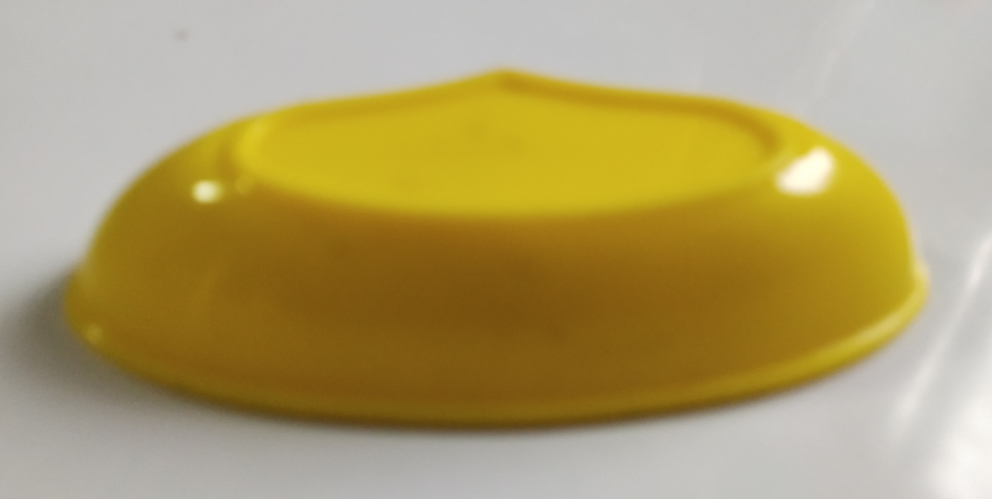 ของสะสม ถ้วยน้ำจิ้ม ของแถมพรีเมี่ยมจาก ซอสชูรส แม้กกี้ ถ้วยเป็ยรูปโลโก้ของแมกกี้ เก่าเก็บตามสภาพ ของสะสมหายากแล้ว