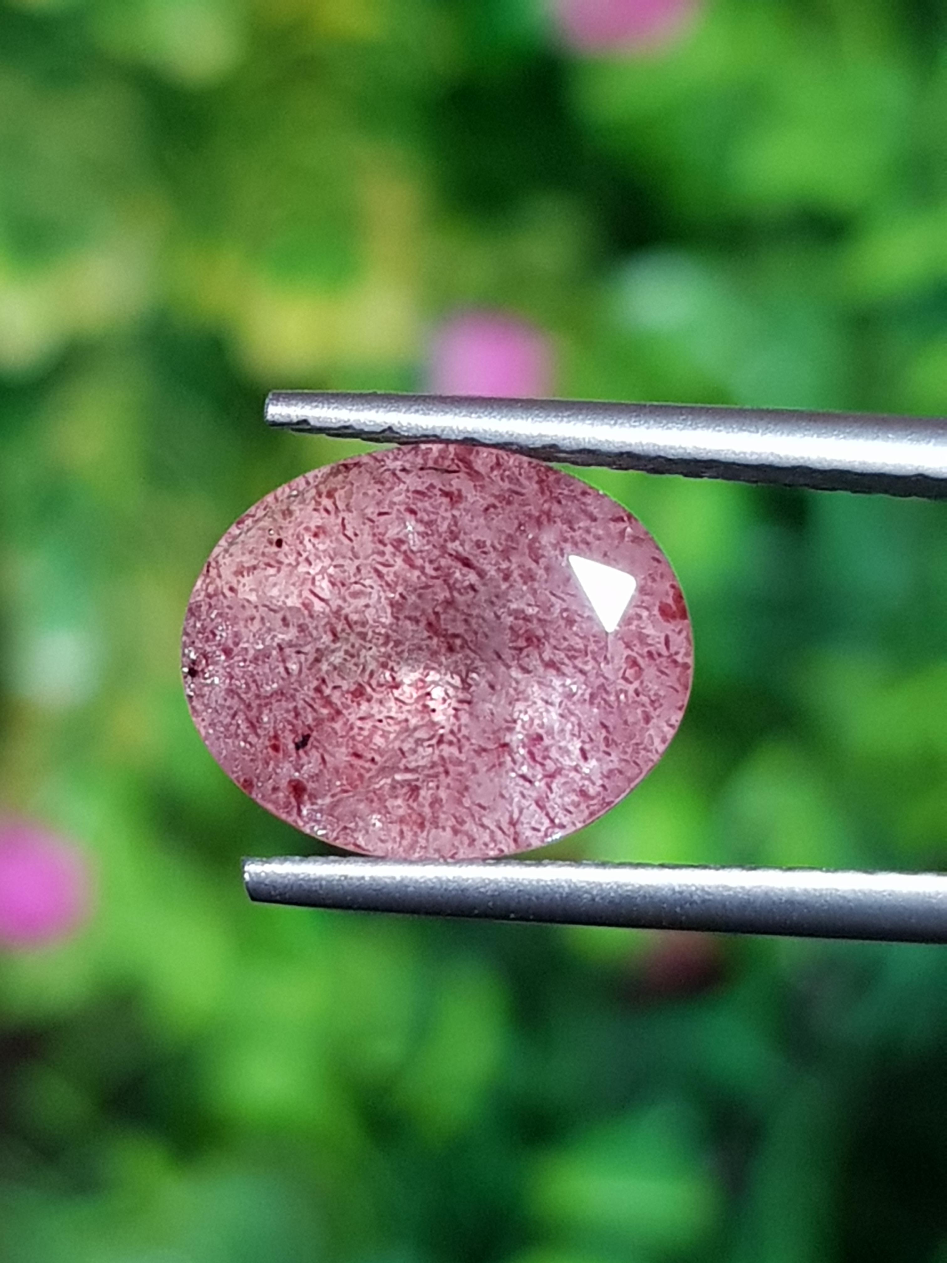 พลอย สตอเบอรี่ ควอตซ์ Strawberry Quartz 3.60 กะรัต (Cts.) พลอยแท้ อัญมณีมงคลประจําวันเกิด เครื่องประดับพลอย