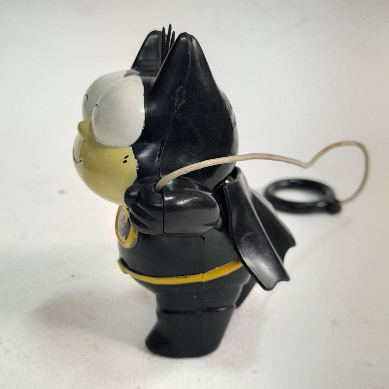 ฟิกเกอร์ พลาสติก***มีตำหนิ ตัวเชือกลานชักหมดสภาพไม่ดึงกลับ ปังปอนด์ พรีเมี่ยม 7- 11 ในอดีต ชุดปังปอนด์แบทแมน มือสองตามสภาพดีมีรอยบ้าง