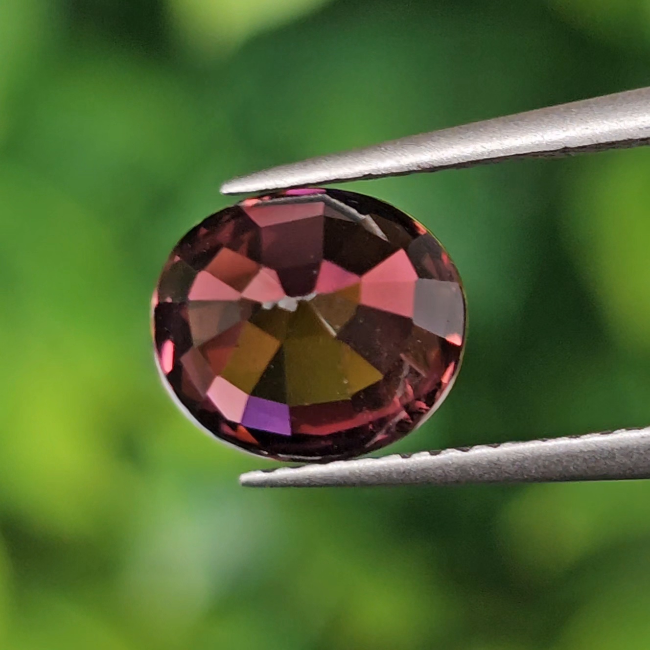 พลอย รูเบลไลต์ ทัวร์มาลีน Rubelite Tourmaline 1.52 กะรัต (Cts.) พลอยแท้ อัญมณีมงคลประจําวันเกิด เครื่องประดับพลอย