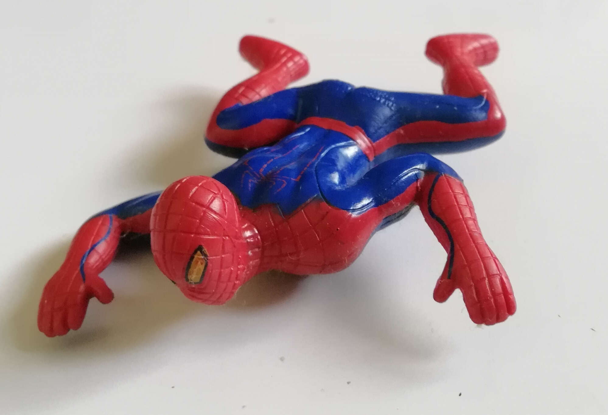 ของสะสมเก่า ตุ๊กตาสไปเดอร์แมนยางตัน ท่าคลาน เก่าเก็บตามสภาพ