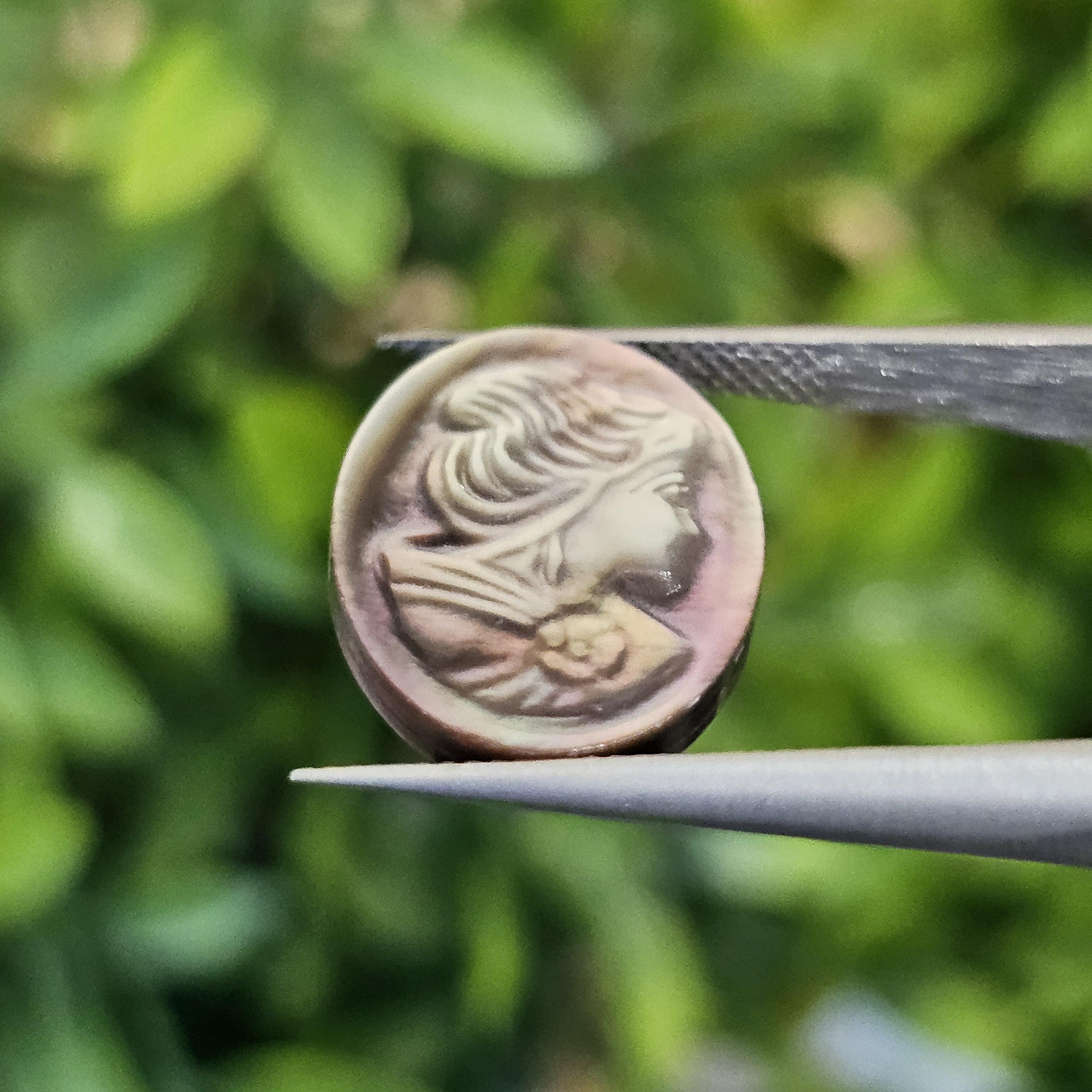 เปลือกหอยมุก แกะสลัก Pearl Shell Carved 4.51 กะรัต (Cts.)