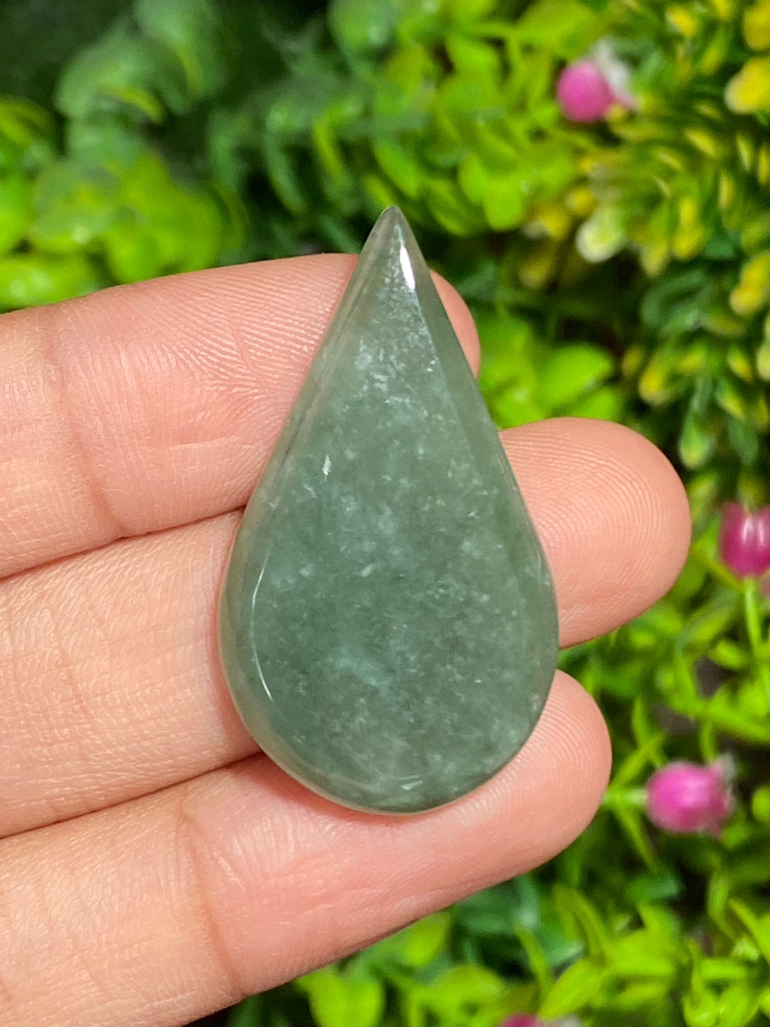 หยกพม่าเจียรนัย (Burmese jade ) 31.19 กะรัต หยกพม่า (jadeite)