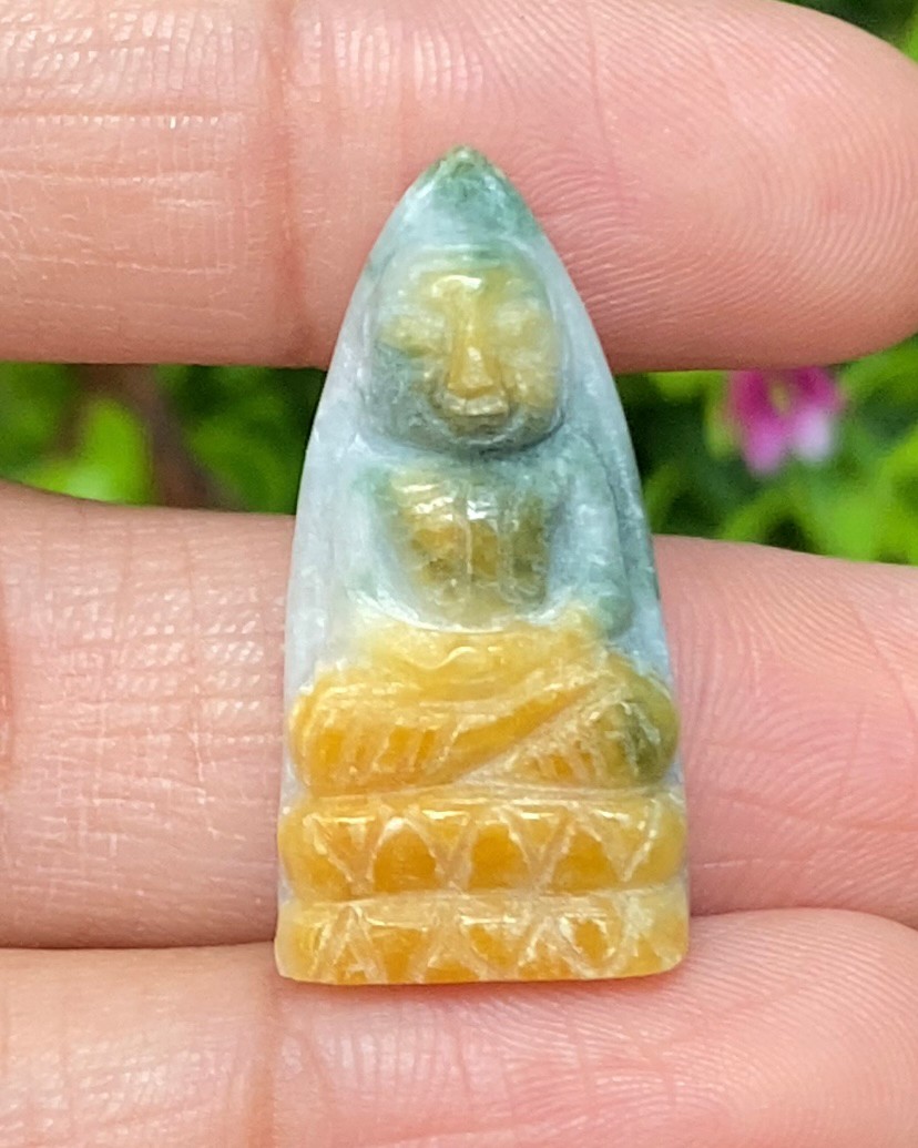 หยก 3 สี แกะสลัก หลวงปู่ทวด หยก พม่า แท้ (Burmese jadeite)