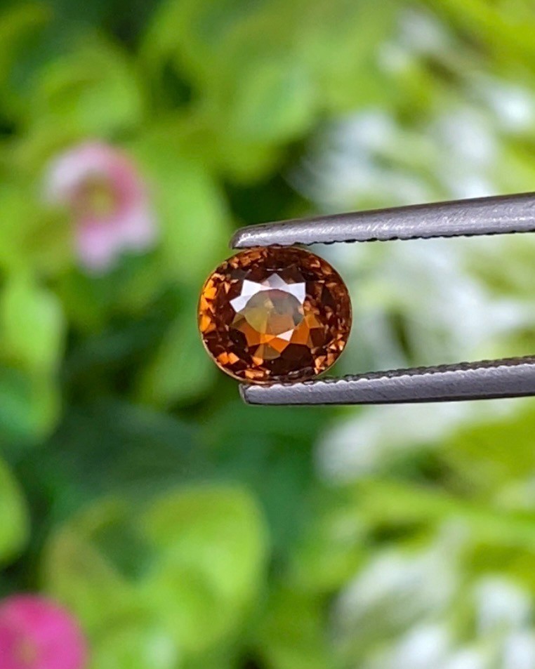 พลอย เพทาย (Zircon) 1.45 กะรัต (Cts.) พลอยแท้ อัญมณีมงคลประจําวันเกิด เครื่องประดับพลอย