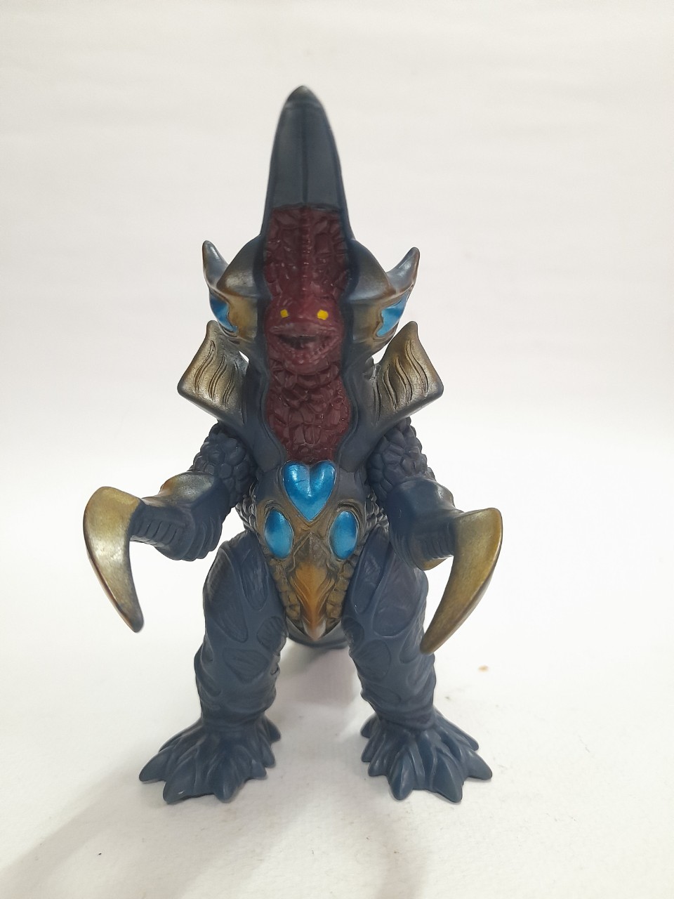 ซอฟ 5-5.5 นิ้ว สัตว์ประหลาดกอร์ จากอุลตร้าแมนไดน่า มือสอง สภาพดี มีรอยบ้าง มีปั๊มใต้เท้า