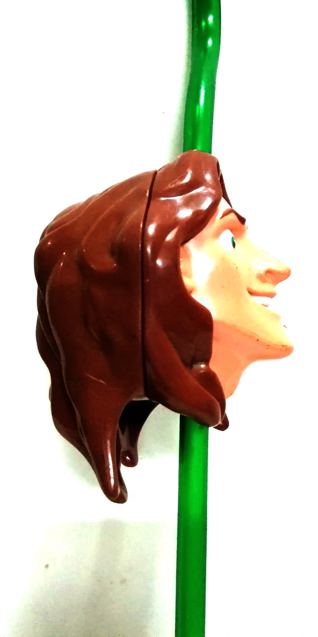 หัวทาร์ซานดีสนีย์พร้อมหลอด ของโรงหนัง เรื่องทาร์ซาน หนังดิสนีย์ปี 1999 Tarzan,movie Disneyสภาพดี ไม่มีแก้วน้ำ หลอดเป็นพลาสติกใสสีเขียว สภาพเก่าสะสม สูงราว28 ซม..