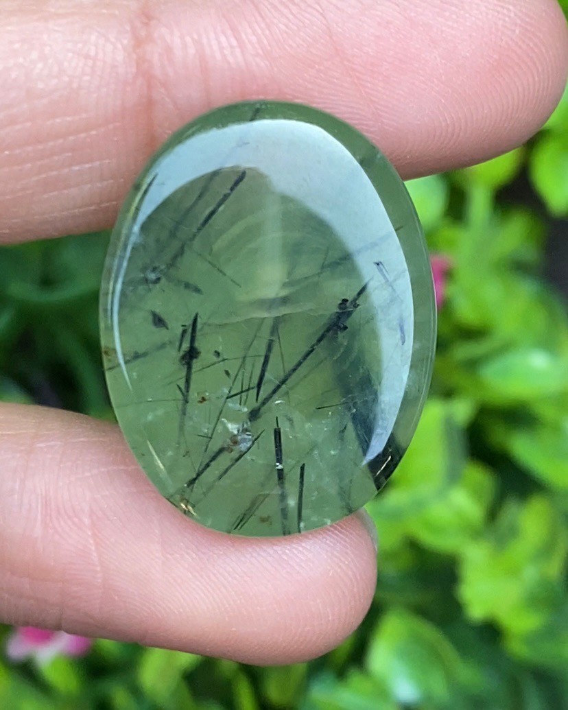 ไหมดำ พรีไนท์ Prehnite with Black tourmaline 33.45 กะรัต Cts. พลอยแท้ อัญมณีมงคลประจําวันเกิด เครื่องประดับพลอย