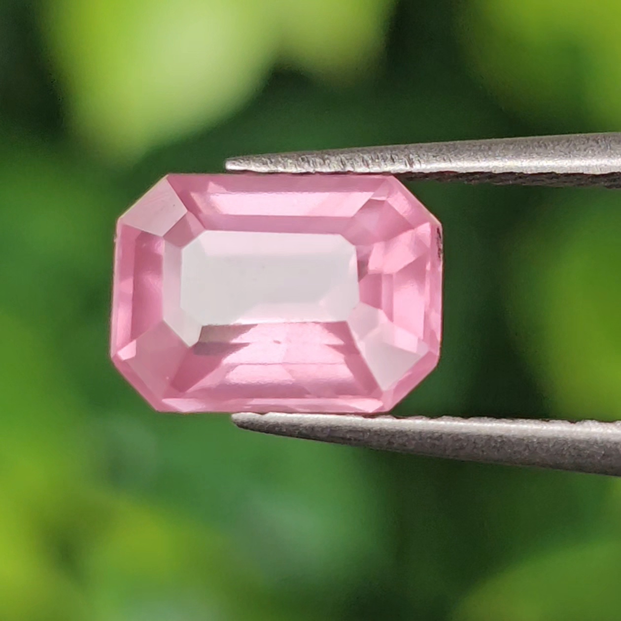 พลอย สปิเนล (Spinel) 1.30 กะรัต (Cts.) พลอยแท้ อัญมณีมงคลประจําวันเกิด เครื่องประดับพลอย