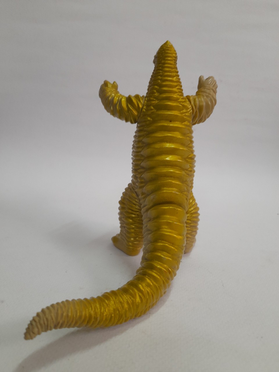 ซอฟ 6.5-7 นิ้ว สัตว์ประหลาดเรดคิงส์ จากอุลตร้าแมน1 มือสอง สภาพดี มีรอยบ้าง มีปั๊มใต้เท้า japan 1983