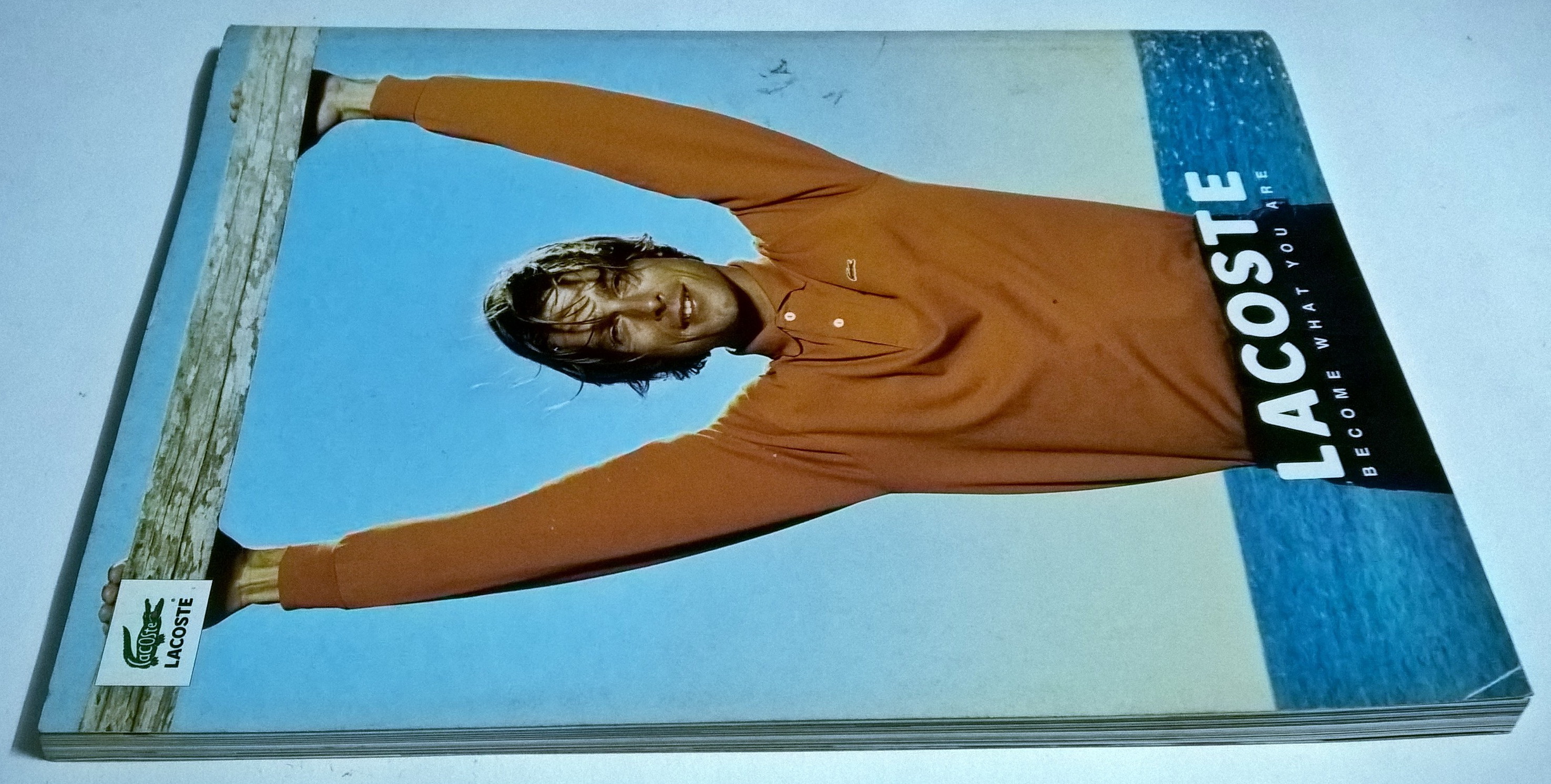 นิตยสารแนวสารคดี NATIONAL GEOGRAPHIC ฉบับภาษาไทย "ปริศนาอายุของพีระมิดและสรรพสิ่งในจักรวาล" ฉบับ กันยายน 2544 -ภาพเก่าครูโขน รายงานพิเศษจากอดีตครูโขน -โฉมใหม่อเมริกา โรงเรียนรวมชาติ -เด็กไทยใน แอล เอ เป็นคนไทยหรือเปล่า -วอลรัส ยักษ์แห่งอาร์คติก